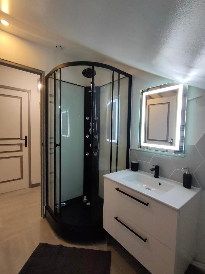 La Machine Sous Combles Apartment Ngoại thất bức ảnh
